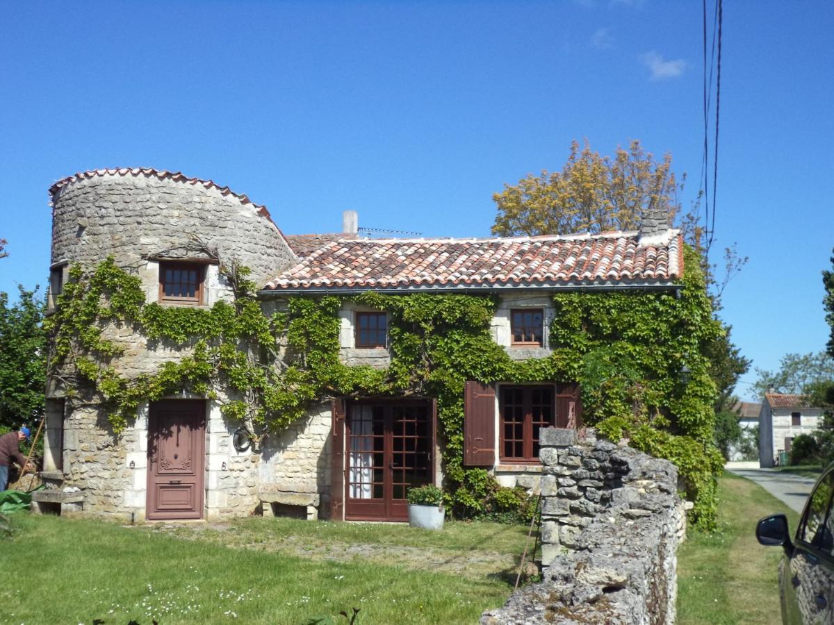 Traditional Charentais Cottage In Countryside 25 Minutes From Royan Balanzac Buitenkant foto