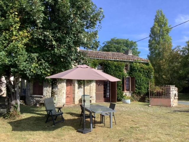 Traditional Charentais Cottage In Countryside 25 Minutes From Royan Balanzac Buitenkant foto